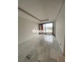 Louez cet appartement à Casablanca Finance City.
Superficie 109 m².
Salon traditionnel et porte blindée - miniature 3