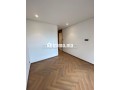 Louez cet appartement à Casablanca Finance City.
Superficie 109 m².
Salon traditionnel et porte blindée - miniature 5
