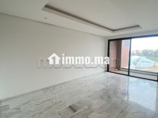 Louez cet appartement à Casablanca Finance City.
Superficie 109 m².
Salon traditionnel et porte blindée - Appartement à louer - Casablanca