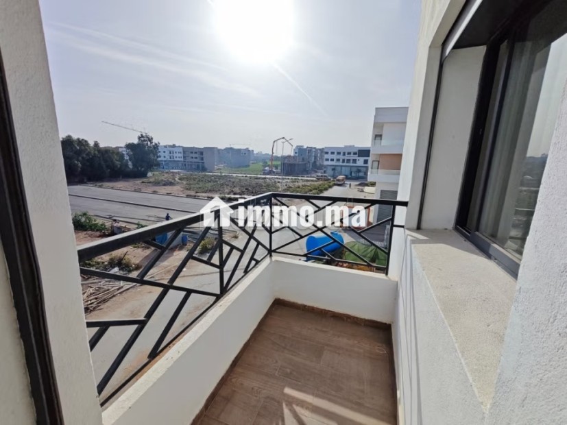 Appartement 1 chambre en location vue sur mer vide - Location Immobilier - Dar Bouazza - photo 1