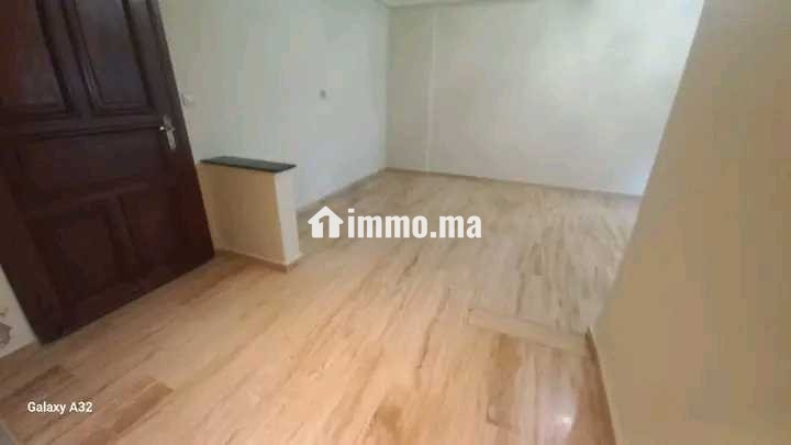 2 chambres salon vide derrière lycée Lyautey - Location Immobilier - Casablanca - photo 3