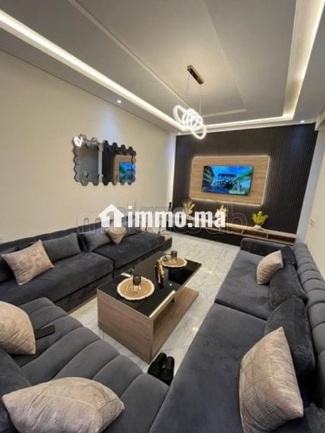 Location saisonnière à Azrou. 2 chambres. Salon traditionnel, antenne parabolique générale - Vente Immobilier - Azrou - photo 1