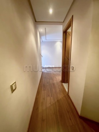 location-apprt-3-ch-salon-vide-a-belvedere-6500-dh-big-9