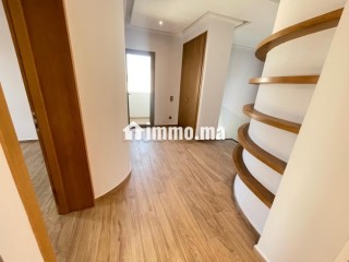 Belle Villa neuve moderne de 452m2 à louer - Villa à louer - Agadir