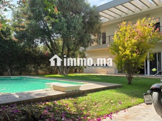 Superbe villa à louer à Casablanca Finance City. Superficie 300 m². Meublé - Villa à louer - Casablanca