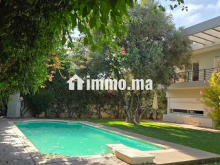 Superbe villa à louer à Casablanca Finance City. Superficie 300 m². Meublé - Villa à louer - Casablanca