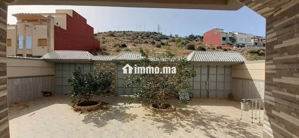 Somptueuse villa à vendre à Al Hoceima. 13 pièces. Bien meublé - Vente Immobilier - Al Hoceïma - photo 2