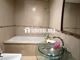 Appartement vide à louer à Palmier. 3 belles chambres. Terrasse et ascenseur - Appartement à louer - Casablanca