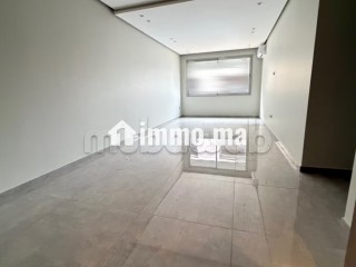 Appartement en location à Ferme Bretonne Hay Arraha. 2 belles chambres. Ascenseur et places de parking - Appartement à louer - Casablanca