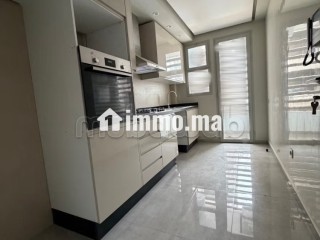 Appartement en location à Ferme Bretonne Hay Arraha. 2 belles chambres. Ascenseur et places de parking - Appartement à louer - Casablanca