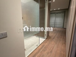 Bel appartement en location à Ferme Bretonne Hay Arraha. 3 pièces. Parking et terrasse - Appartement à louer - Casablanca
