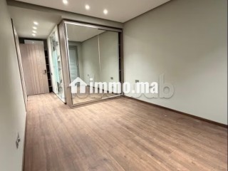 Bel appartement en location à Ferme Bretonne Hay Arraha. 3 pièces. Parking et terrasse - Appartement à louer - Casablanca