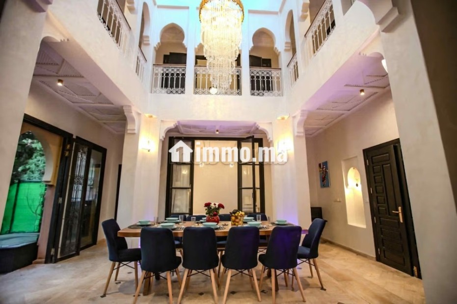 Villa de luxe à louer à Route de Fez. Superficie 400 m². Bien meublé - Location Immobilier - Marrakech - photo 2