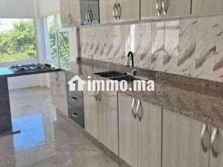 Location d'un appartement à Saïdia. 2 chambres agréables. Environnement calme avec vue sur la mer et double vitrage - Appartement à vendre - Saidia