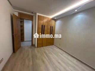 Bel appartement en location à Oasis. Surface de 130 m². Double vitrage et porte blindée - Appartement à louer - Casablanca