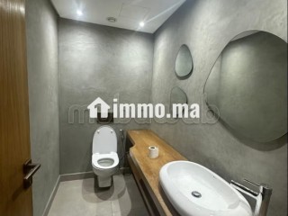 Bel appartement en location à Oasis. Surface de 130 m². Double vitrage et porte blindée - Appartement à louer - Casablanca