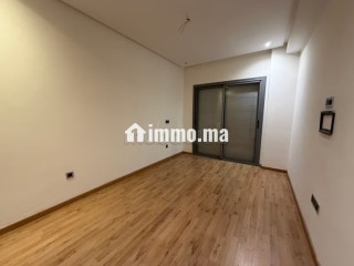 Superbe appartement à louer à Val Fleury. Surface totale 140 m². Garage et terrasse - Appartement à louer - Casablanca