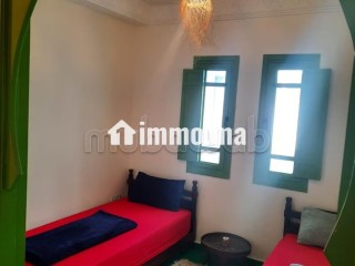 Appartement en vente à Tamesna. 3 chambres. Salon traditionnel et porte blindée - Appartement à vendre - Autre