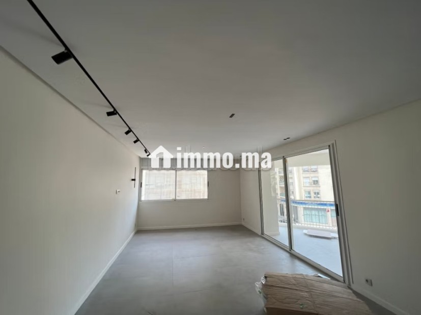 Location apprt vide totalement rénover a sokrat - Location Immobilier - Casablanca - photo 1