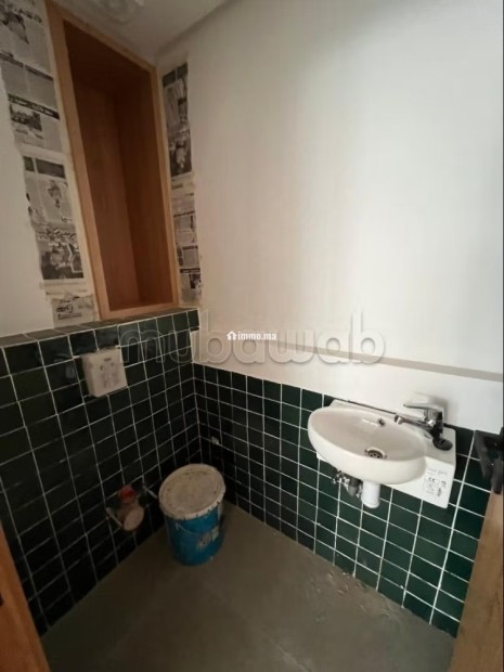 Location apprt vide totalement rénover a sokrat - Location Immobilier - Casablanca - photo 7