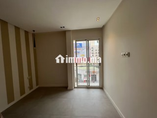 Location apprt vide totalement rénover a sokrat - Appartement à louer - Casablanca