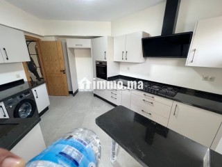 Location apprt vide totalement rénover a sokrat - Appartement à louer - Casablanca