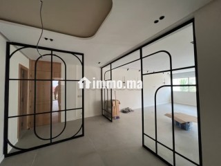 Location apprt vide totalement rénover a sokrat - Appartement à louer - Casablanca