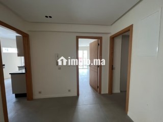Location apprt vide totalement rénover a sokrat - Appartement à louer - Casablanca