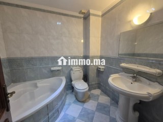 Vend appartement à Gauthier.
Surface de 145 m² - Appartement à vendre - Casablanca
