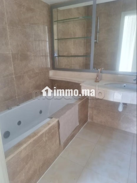 Beau studio à louer meublé gauthier - Location Immobilier - Casablanca - photo 8