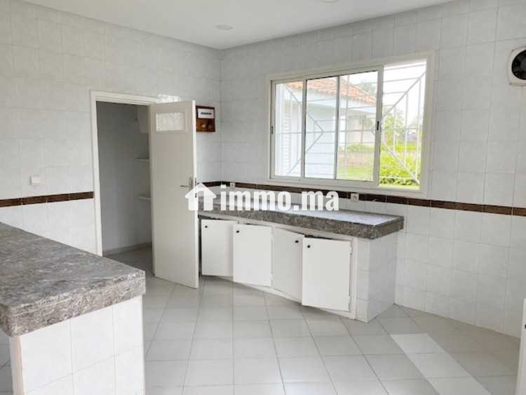 Villa lumineuse à souissi - Location Immobilier - Rabat - photo 6