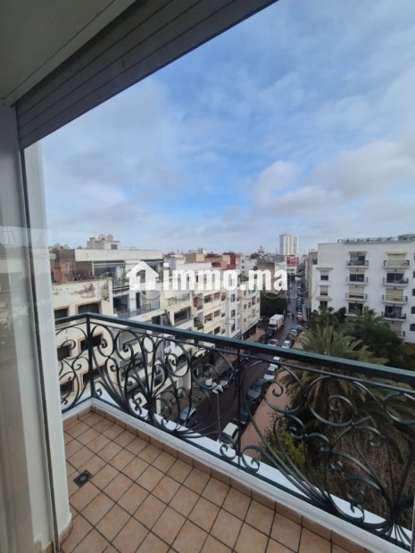 Appartement moderne et bien équipé à louer - Location Immobilier - Bouskoura - photo 1