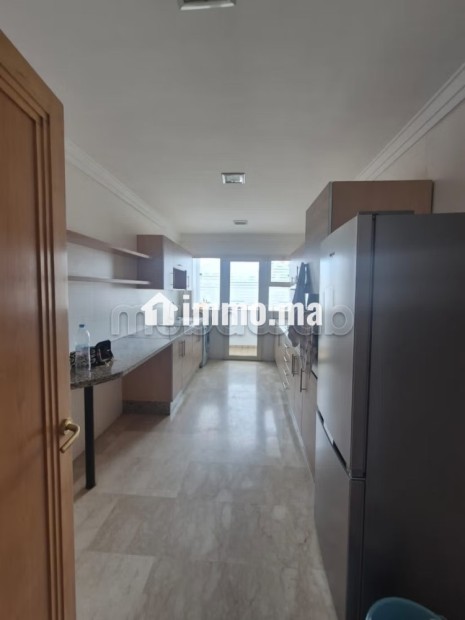 Appartement moderne et bien équipé à louer - Location Immobilier - Bouskoura - photo 3