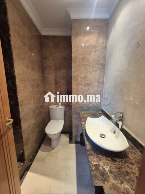 Appartement moderne et bien équipé à louer - Location Immobilier - Bouskoura - photo 5