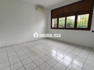 Superbe villa à louer à Riyad. 4 chambres agréables - Villa à louer - Rabat