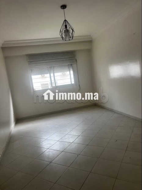 Apparemment chs salon vide à louer à agdal vers avenue oqba - Location Immobilier - Rabat - photo 6