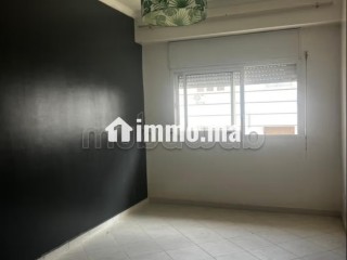 Apparemment chs salon vide à louer à agdal vers avenue oqba - Appartement à louer - Rabat