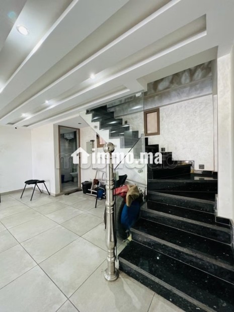 Local commercial à l'achat à Izdihar.
Surface de 118 m² - Vente Immobilier - Marrakech - photo 6