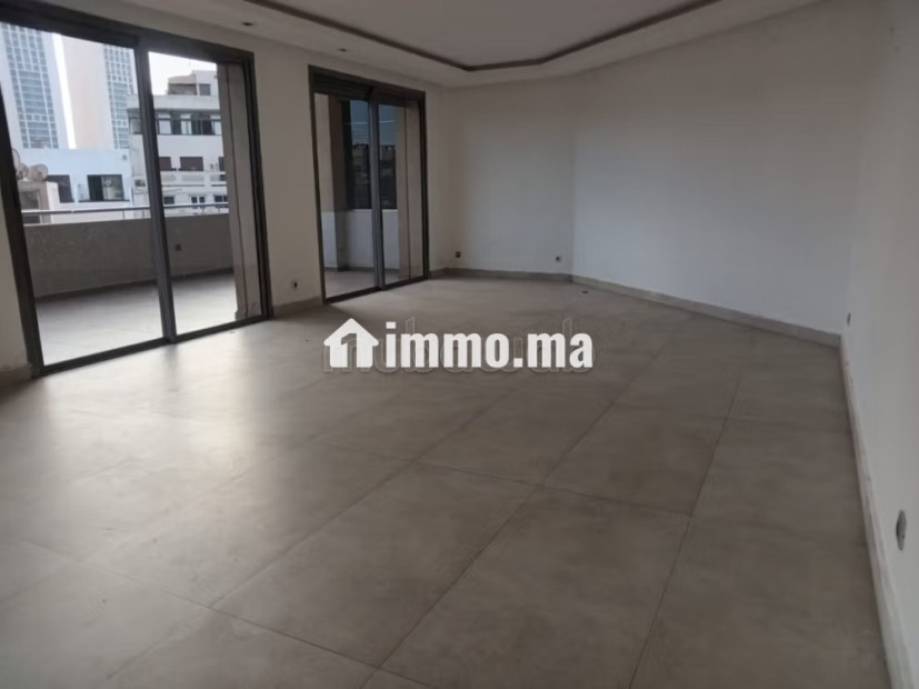 Location d'un appartement à Gauthier. Surface de 221 m² - Location Immobilier - Casablanca - photo 5
