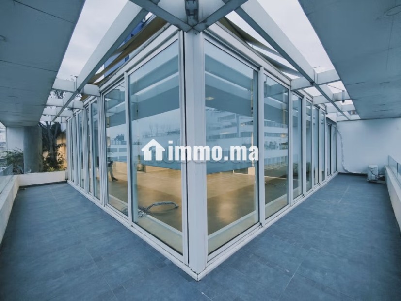 École à louer à Rachidi, Gauthier.
Surface de 932 m² - Location Immobilier - Casablanca - photo 2