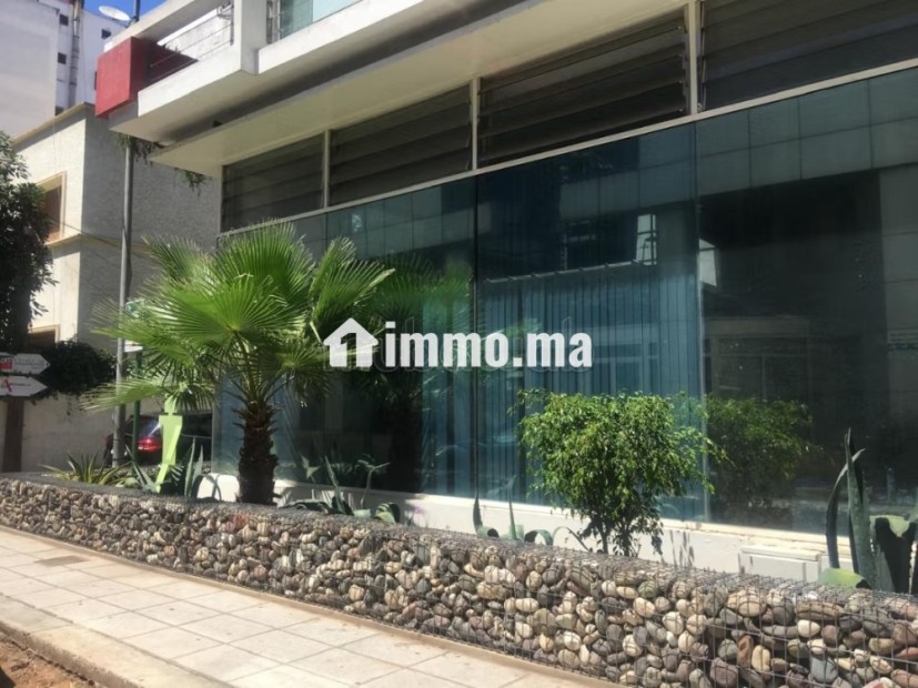 École à louer à Rachidi, Gauthier.
Surface de 932 m² - Location Immobilier - Casablanca - photo 4