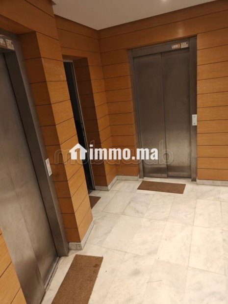 Vente d'un bel appartement à Bourgogne Ouest. 2 pièces confortables. Système de parabole et salon marocain - Vente Immobilier - Casablanca - photo 2