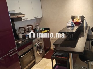 Vente d'un bel appartement à Bourgogne Ouest. 2 pièces confortables. Système de parabole et salon marocain - Appartement à vendre - Casablanca