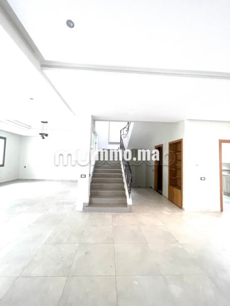 Ravissante maison de standing 4 chambres - Location Immobilier - Dar Bouazza - photo 5