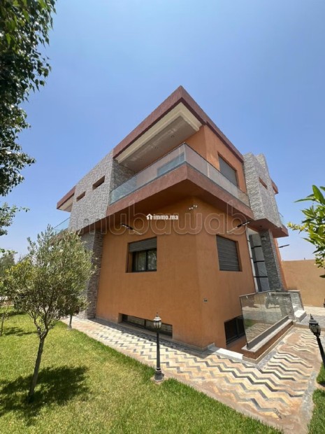 Location saisonnière villa de luxe à Route de Tahanaout. Surface de 410 m². Résidence avec concierge, climatisation générale - Vente Immobilier - Marrakech - photo 7