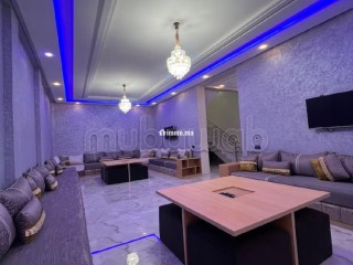 Location saisonnière villa de luxe à Route de Tahanaout. Surface de 410 m². Résidence avec concierge, climatisation générale - Maison à vendre - Marrakech