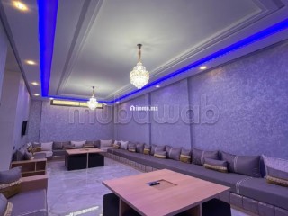 Location saisonnière villa de luxe à Route de Tahanaout. Surface de 410 m². Résidence avec concierge, climatisation générale - Maison à vendre - Marrakech