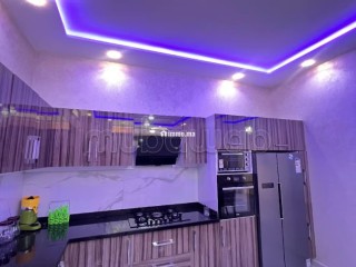 Location saisonnière villa de luxe à Route de Tahanaout. Surface de 410 m². Résidence avec concierge, climatisation générale - Maison à vendre - Marrakech