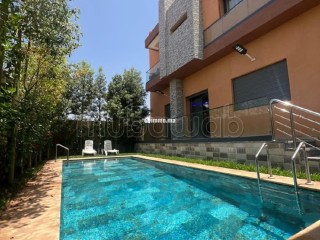Location saisonnière villa de luxe à Route de Tahanaout. Surface de 410 m². Résidence avec concierge, climatisation générale - Maison à vendre - Marrakech