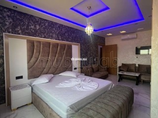 Location saisonnière villa de luxe à Route de Tahanaout. Surface de 410 m². Résidence avec concierge, climatisation générale - Maison à vendre - Marrakech